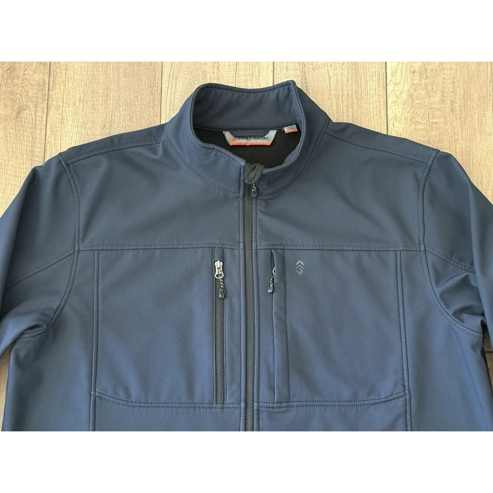Free Country Men's Super Softshell Wind/Water Resistant Zip Lined Jacket Blue XL